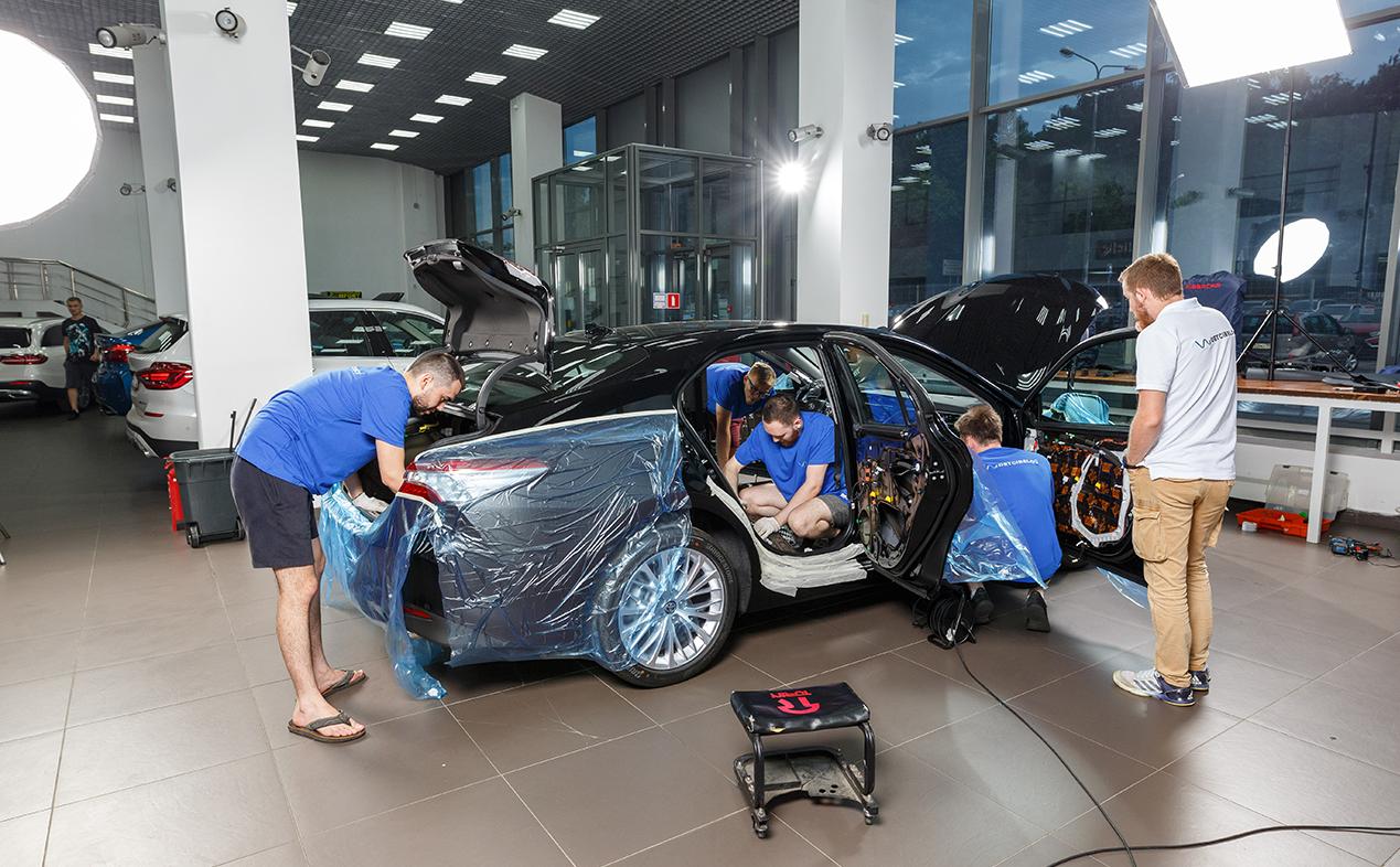 Процесс шумоизоляции салона Toyota Camry (XV70)