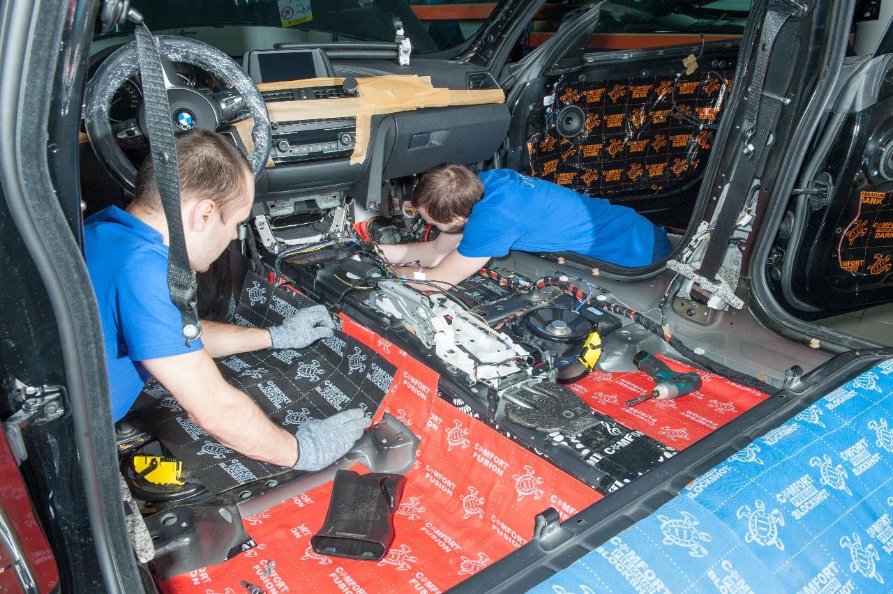 Процесс шумоизоляции салона BMW 3 серии GT (F34)